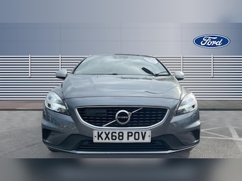 Used Volvo V40 2018 for sale - 76127969: Photo