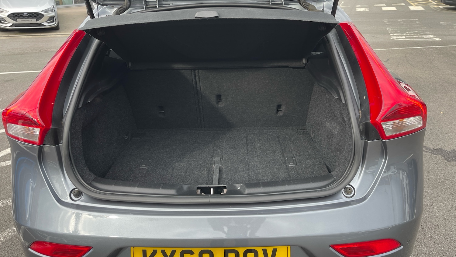 Used Volvo V40 2018 for sale - 76127969: Photo 4