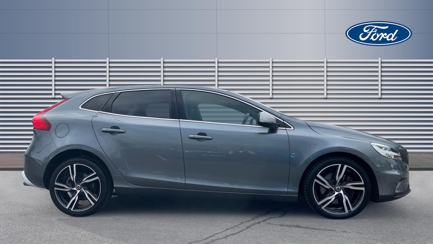 Used Volvo V40 2018 for sale - 76127969: Photo 5