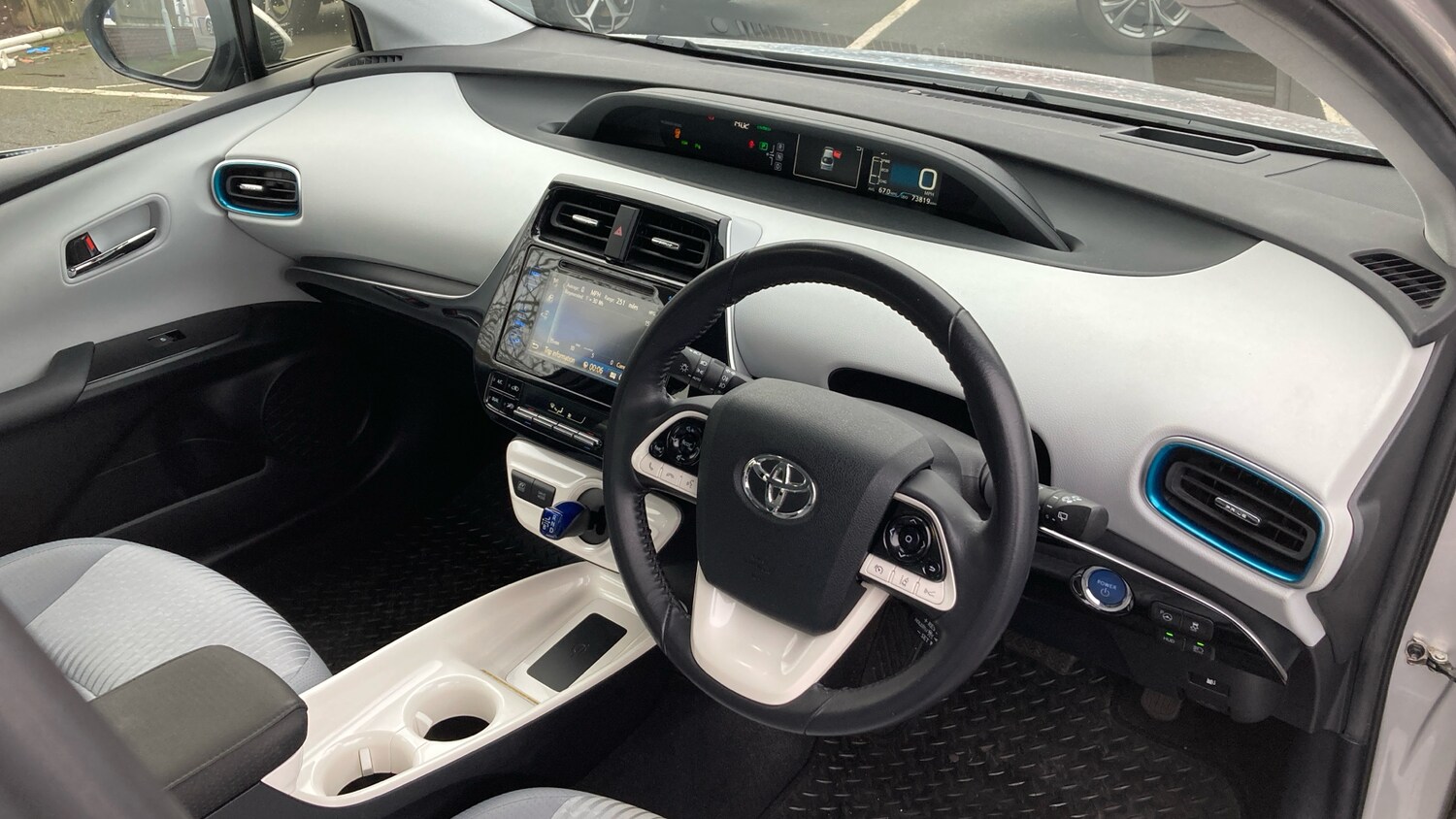 Used Toyota Prius 2018 for sale - 77363256: Photo 11