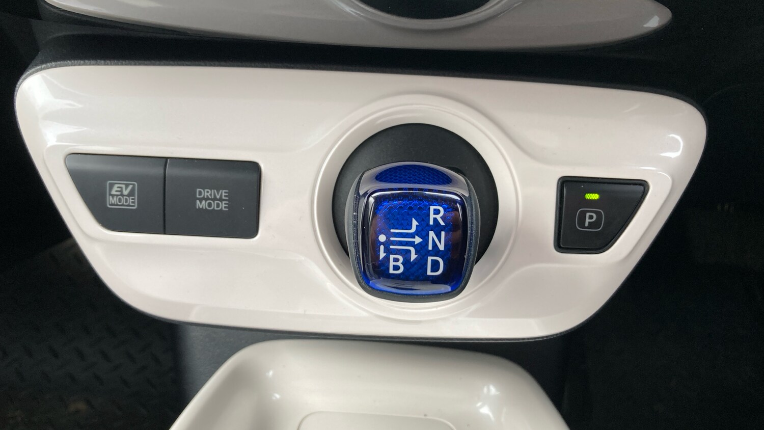 Used Toyota Prius 2018 for sale - 77363256: Photo 44