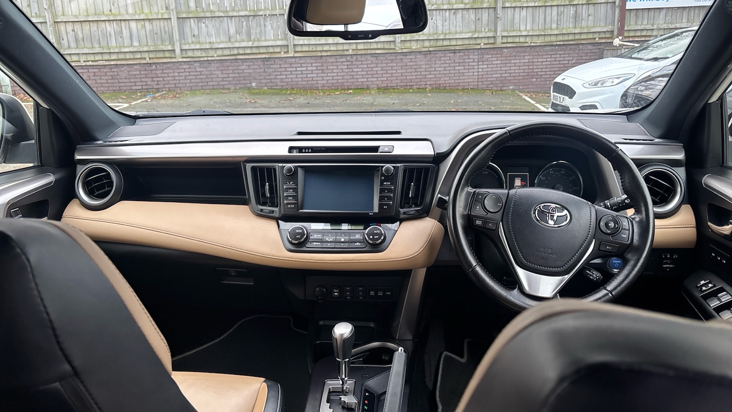 Used Toyota RAV4 2017 for sale - 77048010: Photo 10