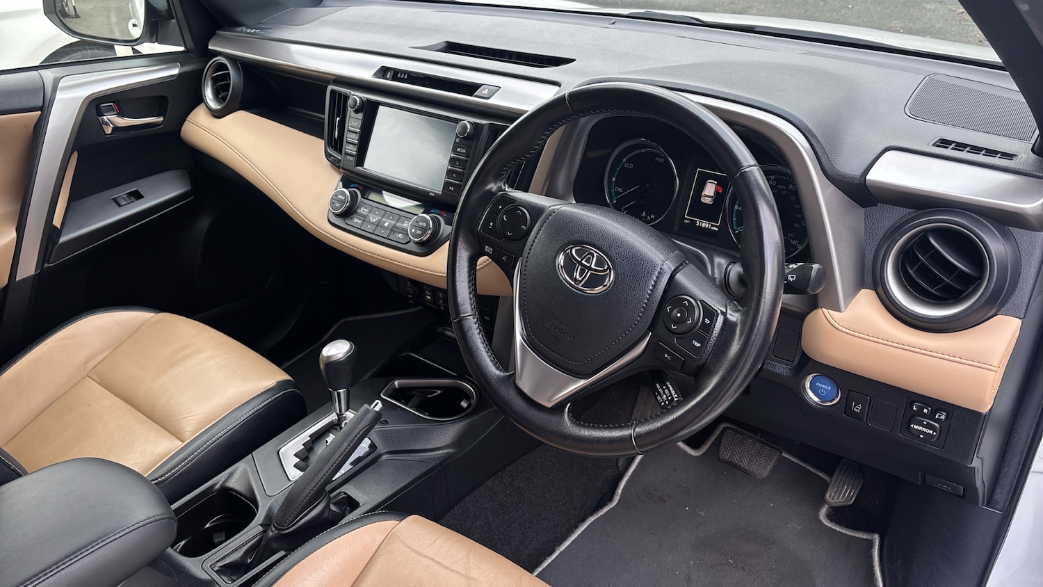 Used Toyota RAV4 2017 for sale - 77048010: Photo 11