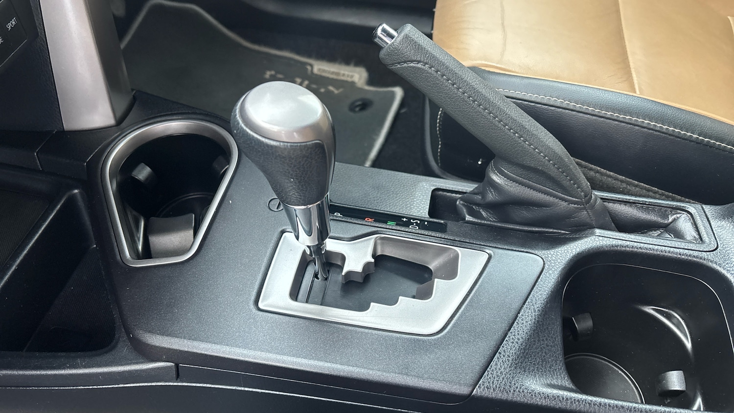 Used Toyota RAV4 2017 for sale - 77048010: Photo 13