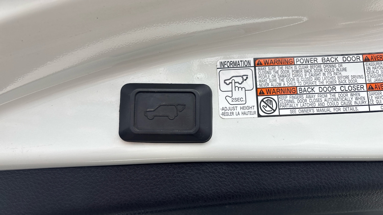 Used Toyota RAV4 2017 for sale - 77048010: Photo 29