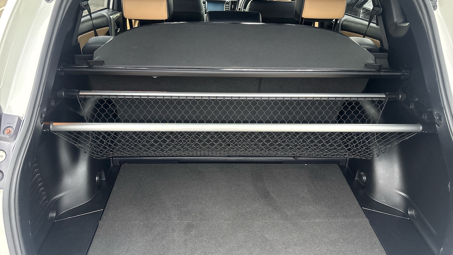 Used Toyota RAV4 2017 for sale - 77048010: Photo 30