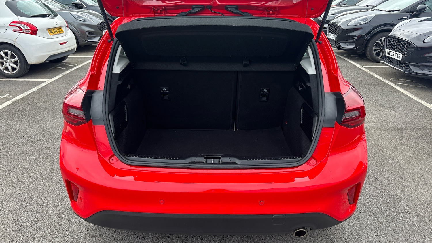 Used Ford Focus 2023 for sale - 77915846: Photo 4