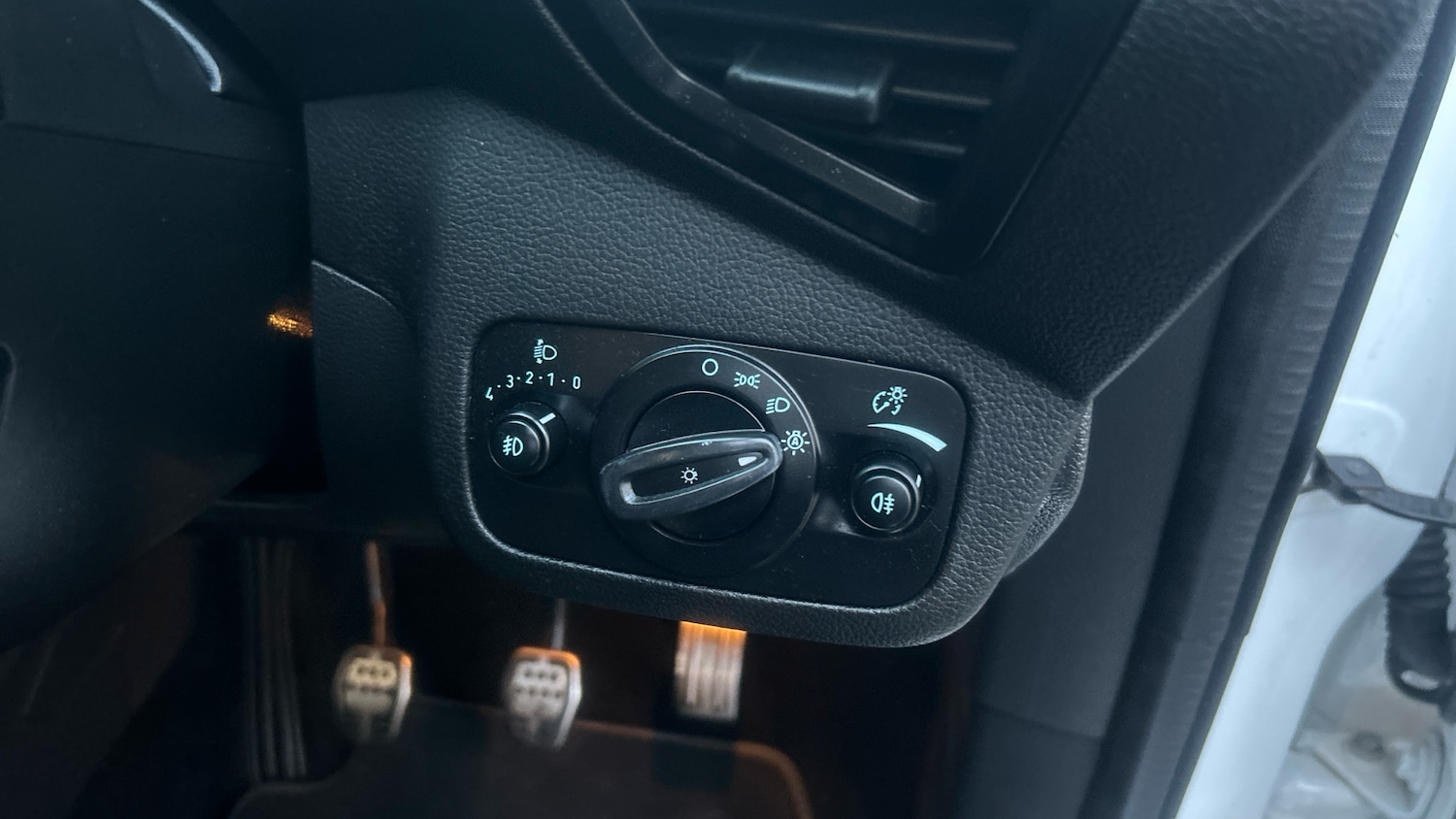 Used Ford Kuga 2017 for sale - 77147865: Photo 28