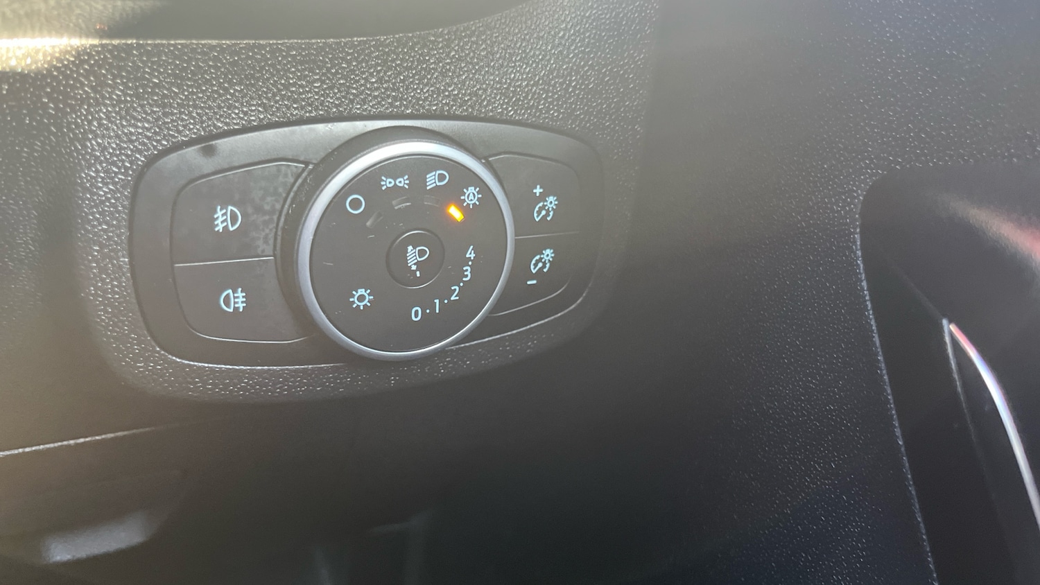 Used Ford Fiesta 2018 for sale - 76655762: Photo 32