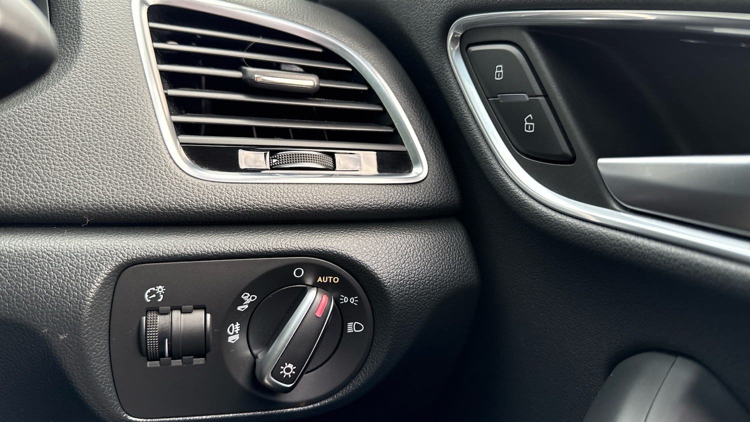 Used Audi Q3 2017 for sale - 76115808: Photo 24