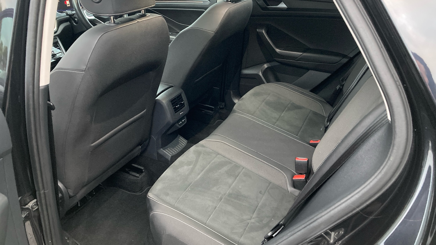 Used Volkswagen T-Roc 2022 for sale - 76287822: Photo 16
