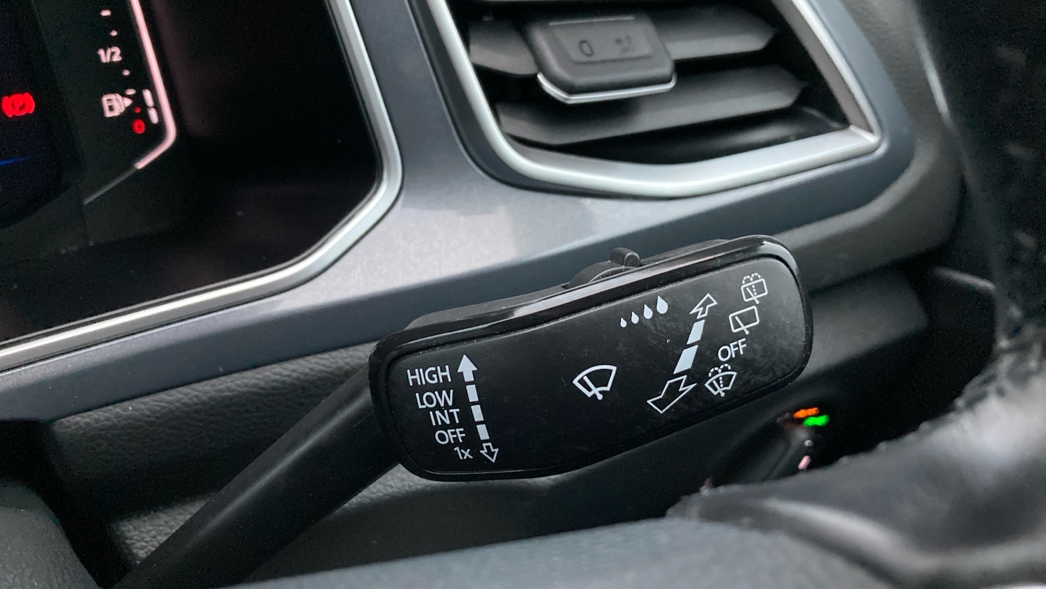 Used Volkswagen T-Roc 2022 for sale - 76287822: Photo 23