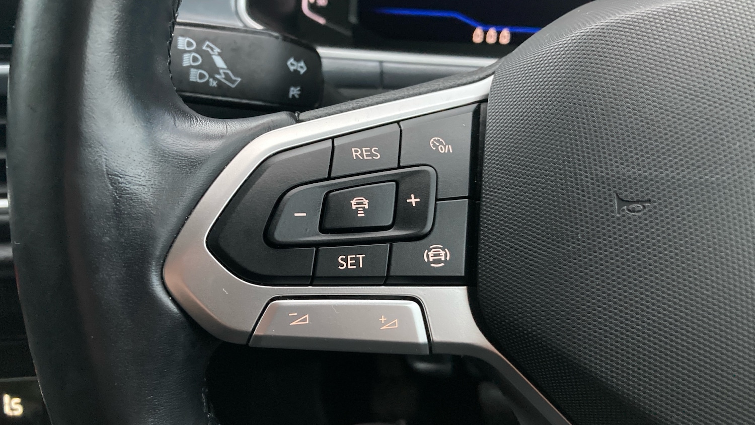 Used Volkswagen T-Roc 2022 for sale - 76287822: Photo 25