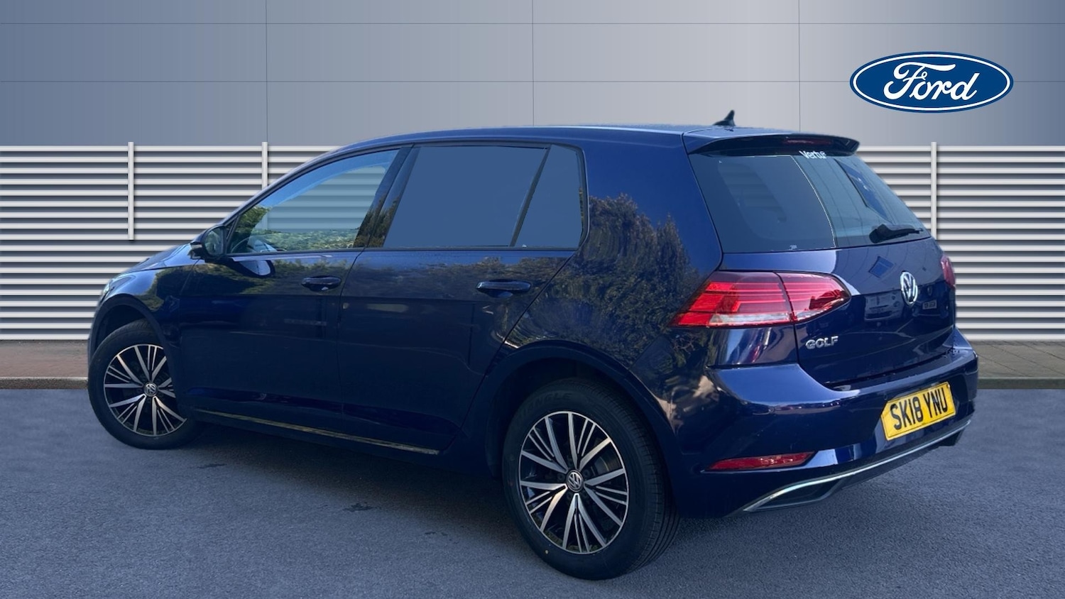 Used Volkswagen Golf 2018 for sale - 76036609: Photo 2