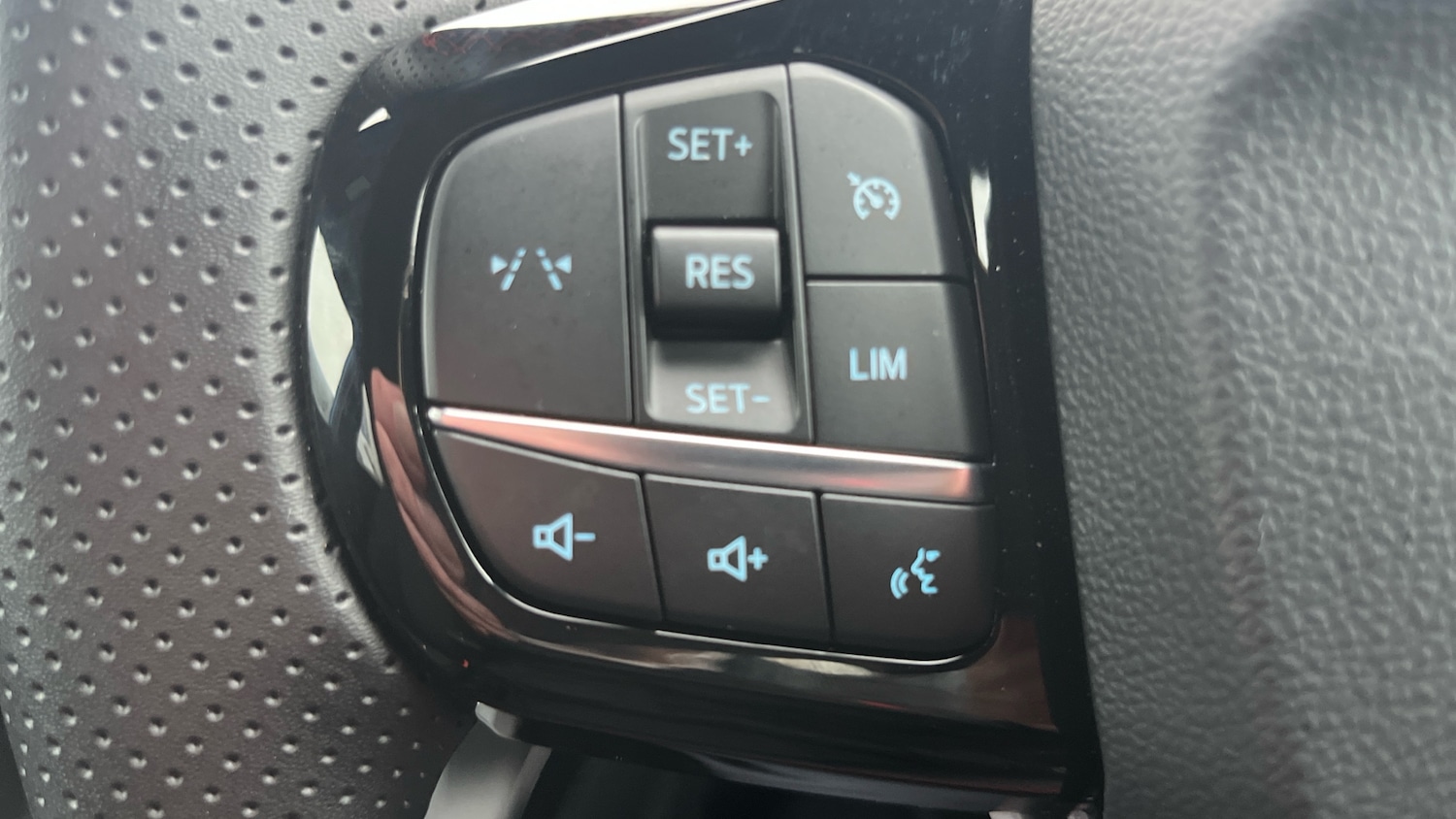 Used Ford Puma 2025 for sale - 76766835: Photo 26