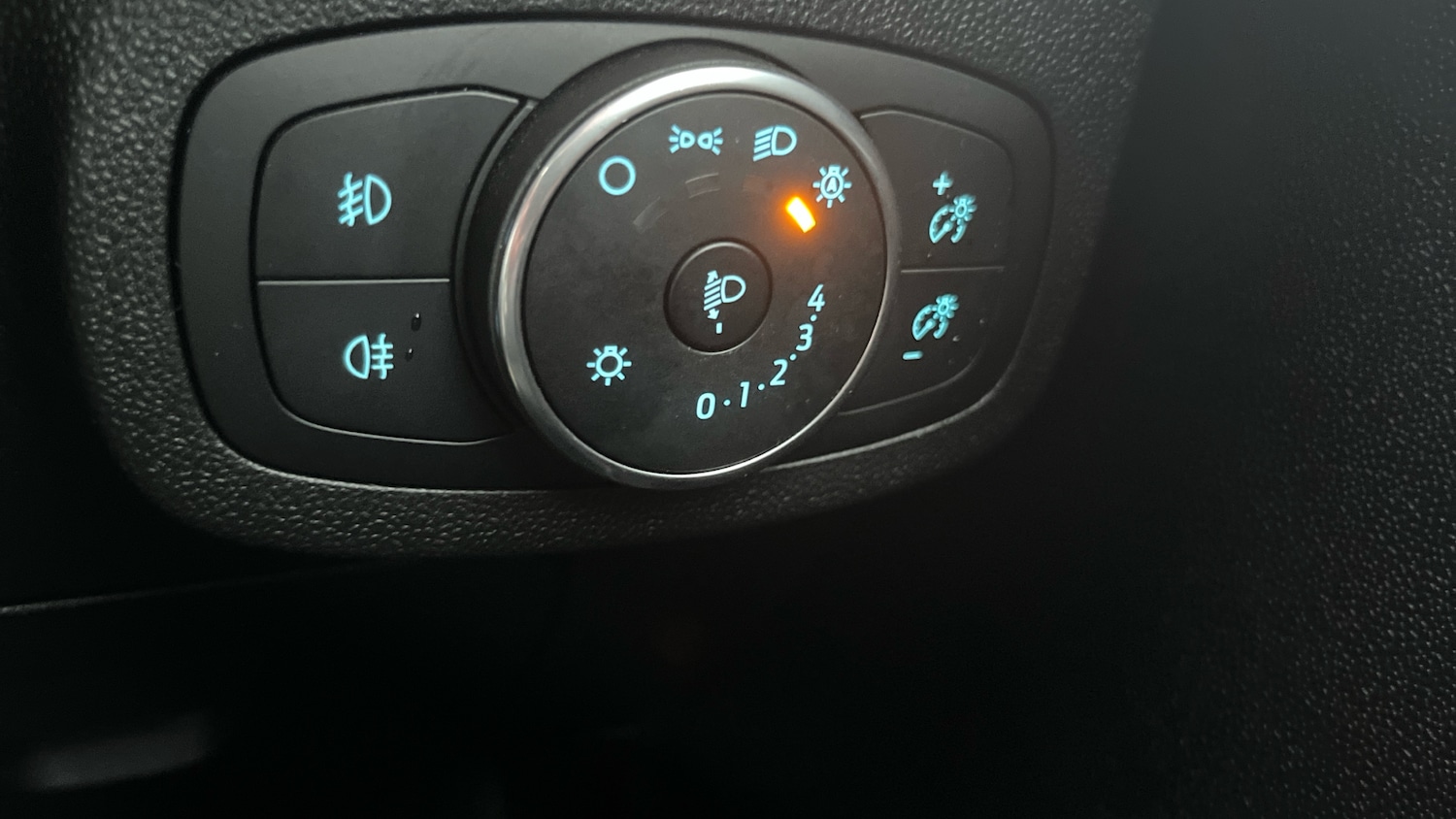 Used Ford Fiesta 2017 for sale - 76580663: Photo 32