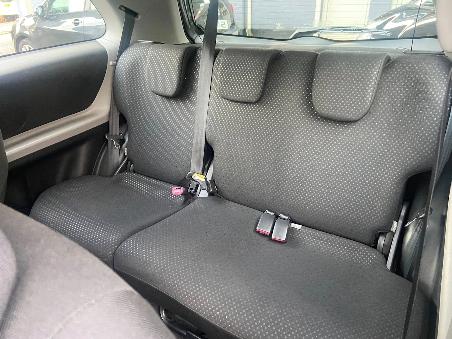 Used Toyota Yaris 2011 for sale - 76663847: Photo 12