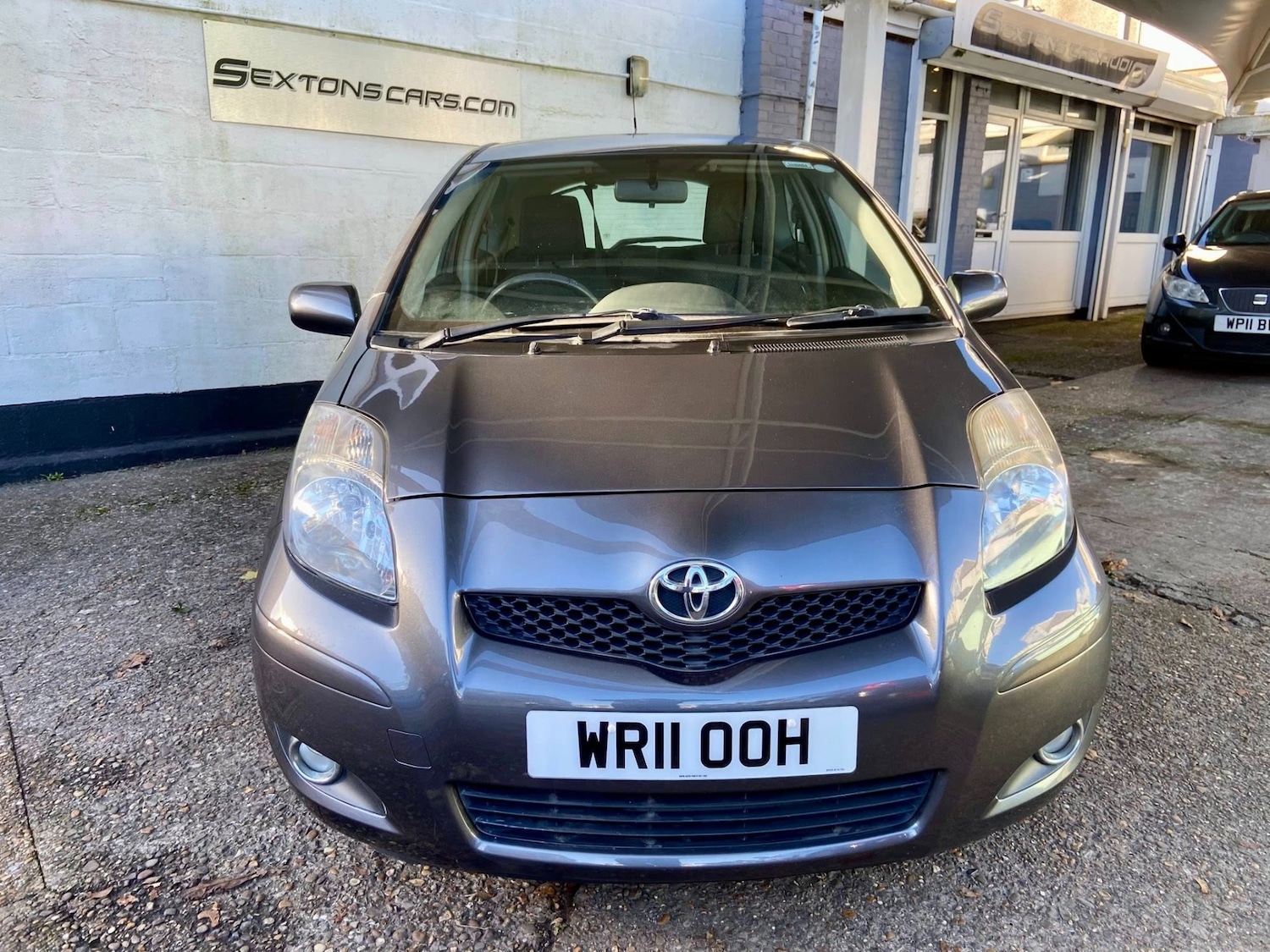 Used Toyota Yaris 2011 for sale - 76663847: Photo 2