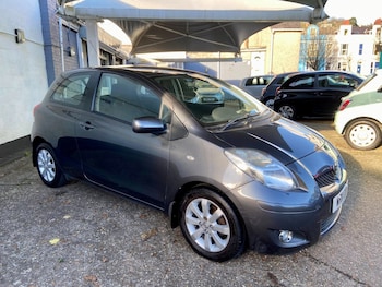 Used Toyota Yaris 2011 for sale - 76663847: Photo