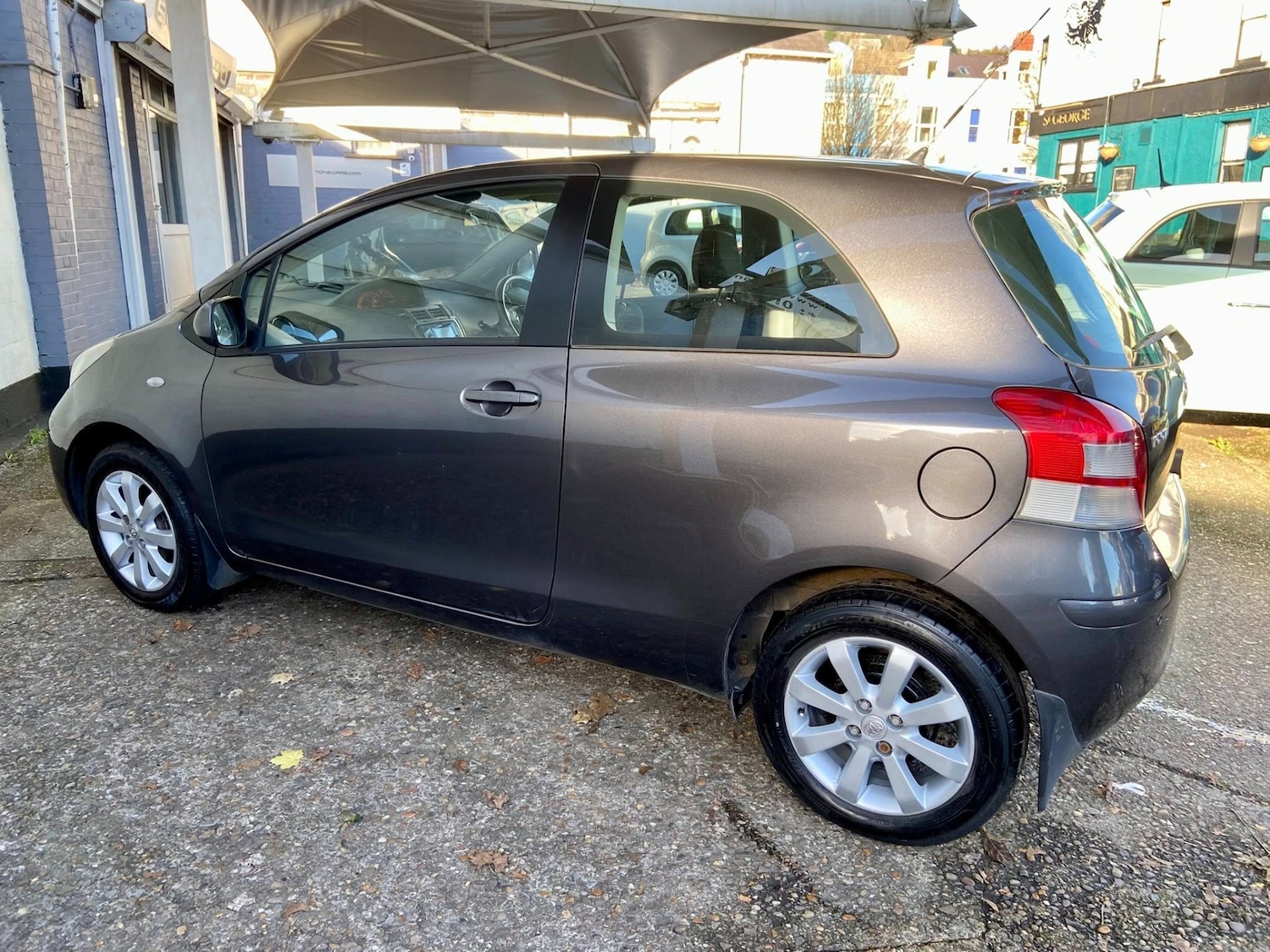 Used Toyota Yaris 2011 for sale - 76663847: Photo 8