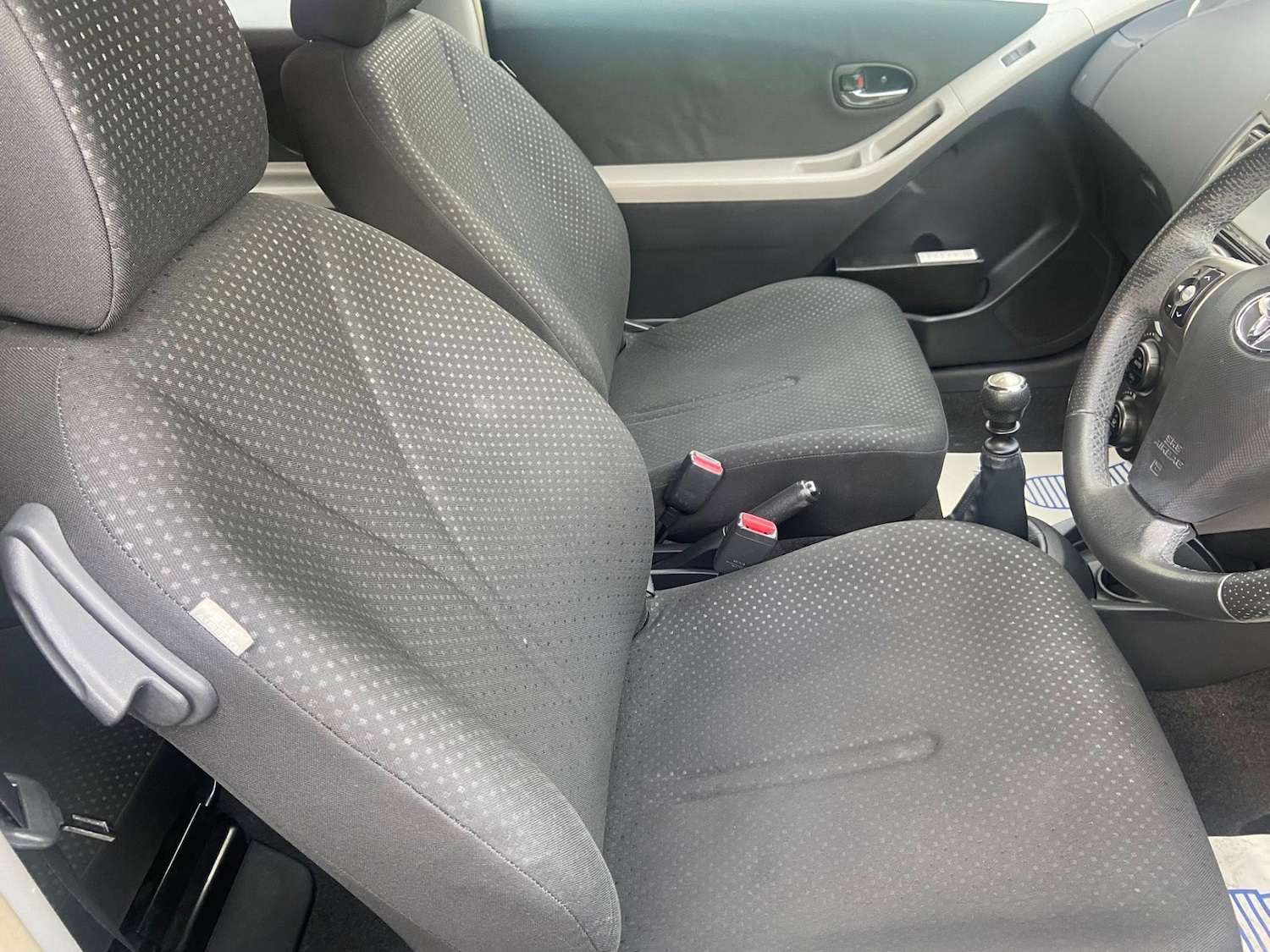 Used Toyota Yaris 2011 for sale - 76663847: Photo 9