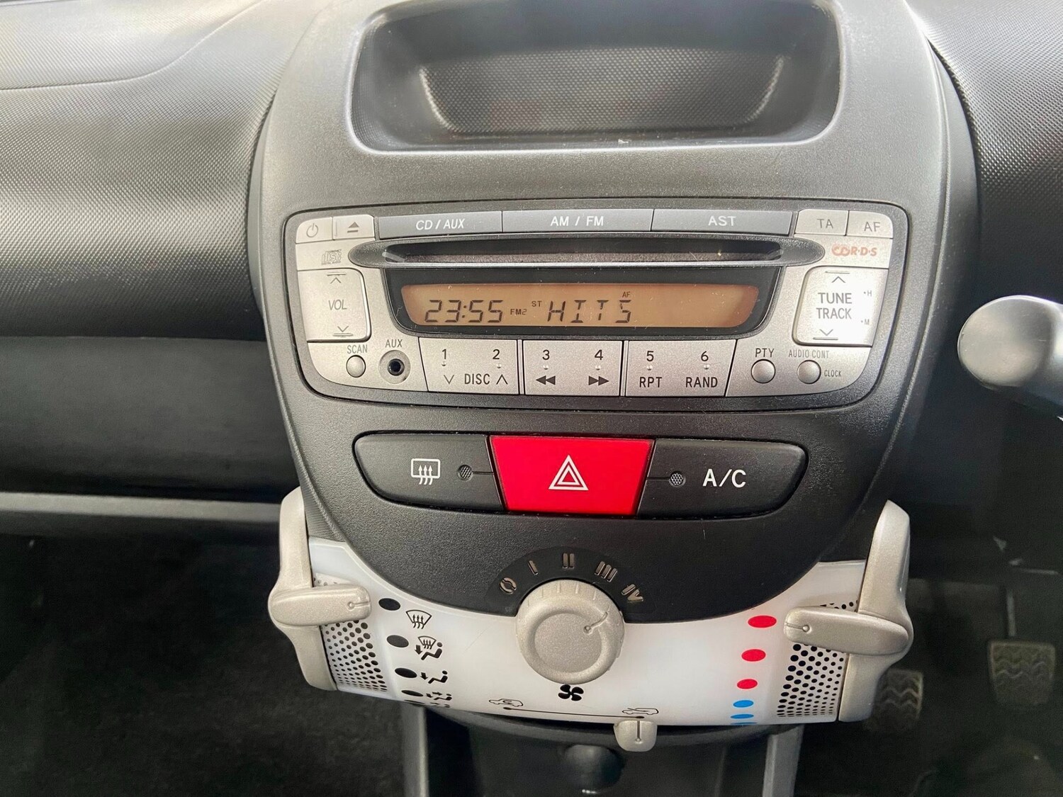 Used Peugeot 107 2014 for sale - 77579596: Photo 15