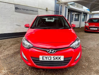 Used Hyundai i20 2013 for sale - 79068571: Photo