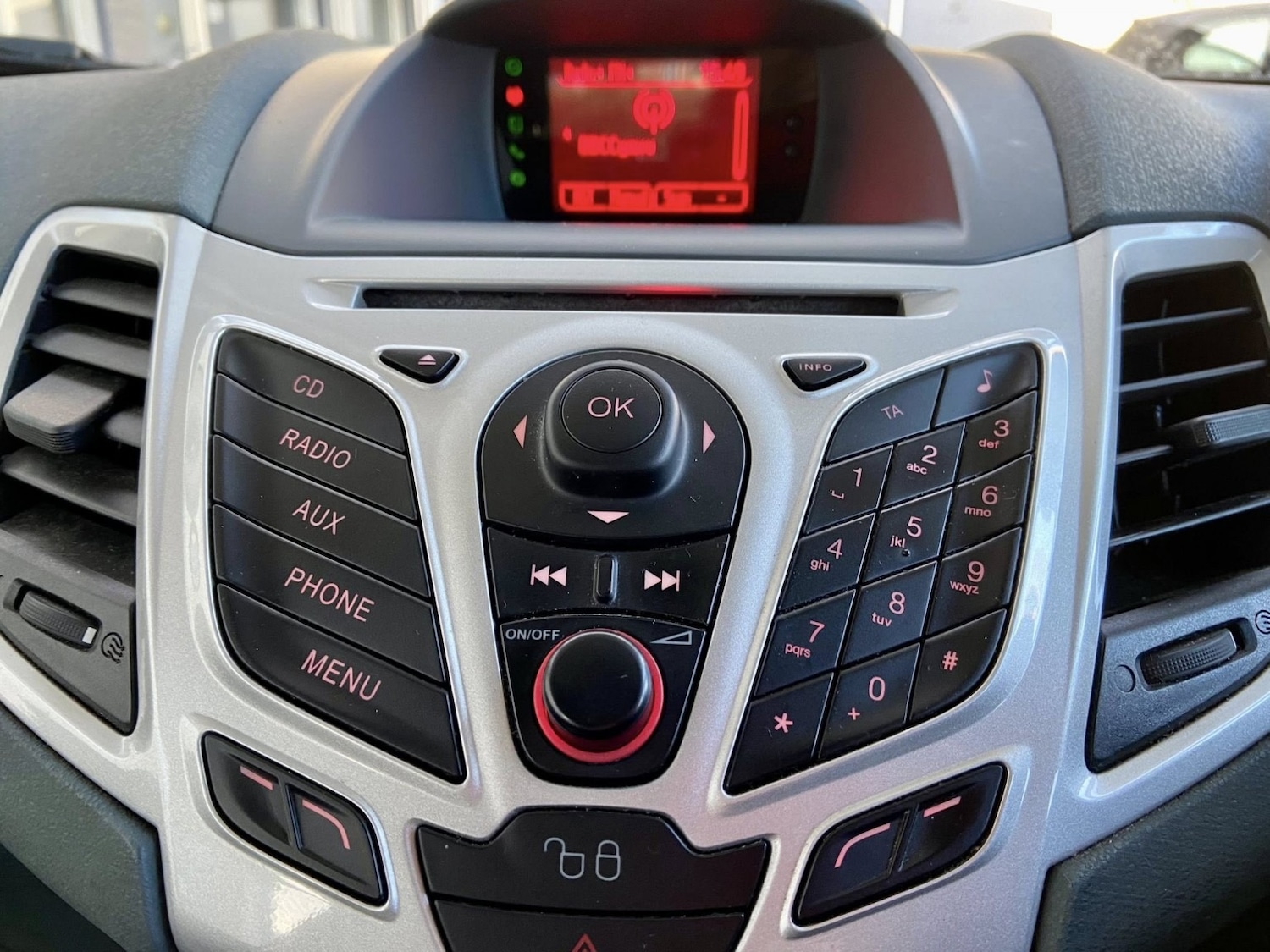 Used Ford Fiesta 2011 for sale - 76651183: Photo 20