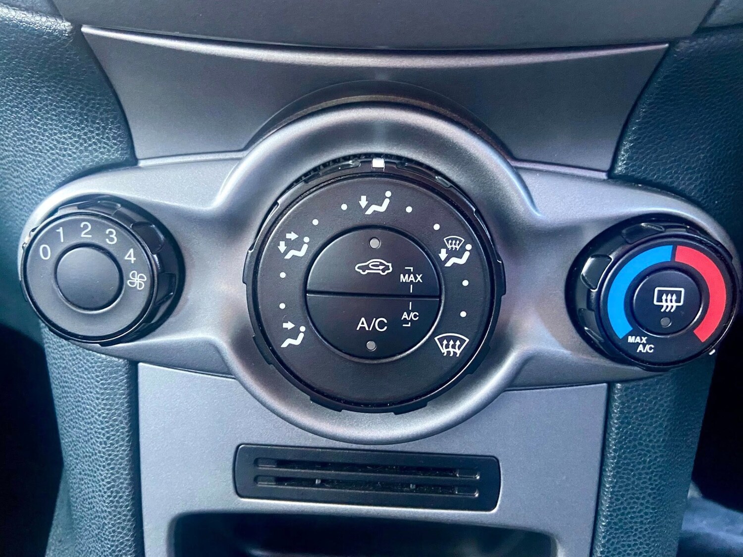 Used Ford Fiesta 2011 for sale - 78149653: Photo 23