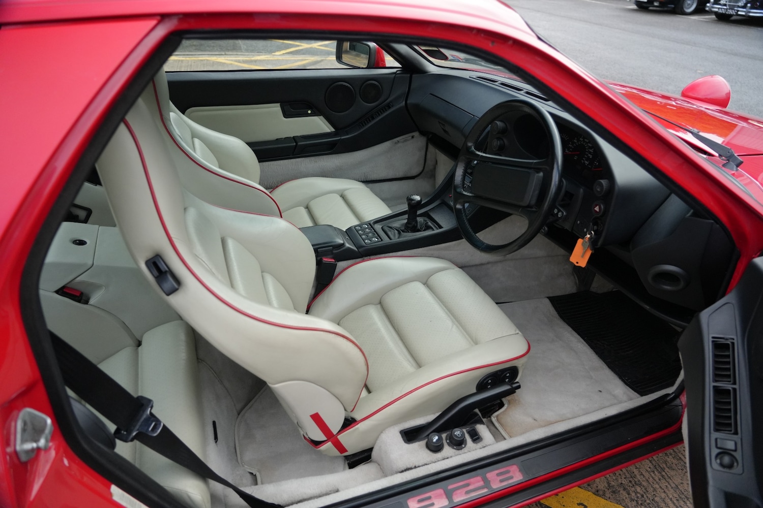 Used Porsche 928 1990 for sale - 76449257: Photo 17