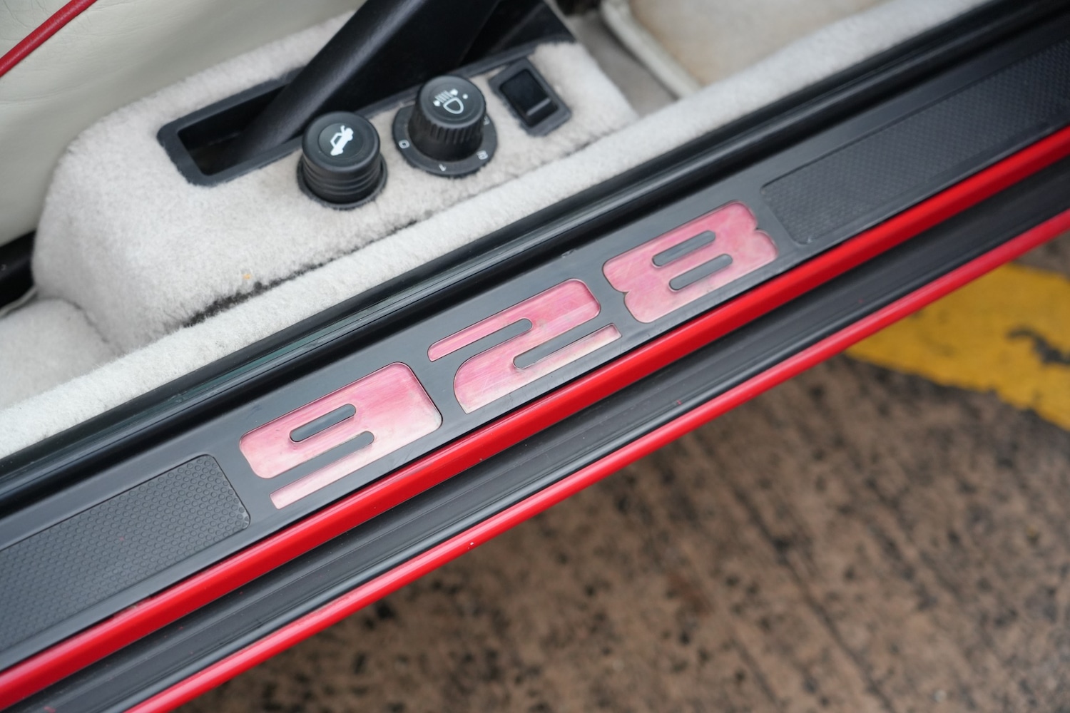 Used Porsche 928 1990 for sale - 76449257: Photo 18