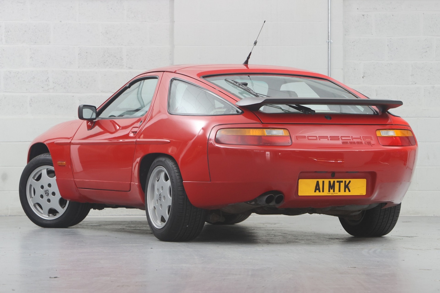 Used Porsche 928 1990 for sale - 76449257: Photo 2