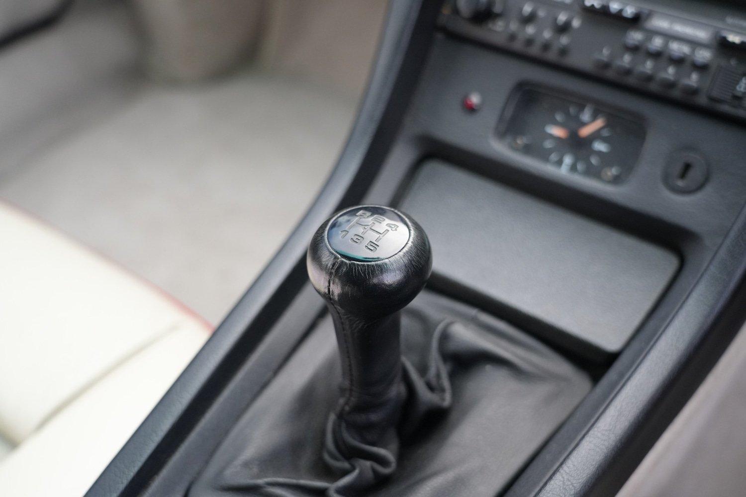 Used Porsche 928 1990 for sale - 76449257: Photo 24