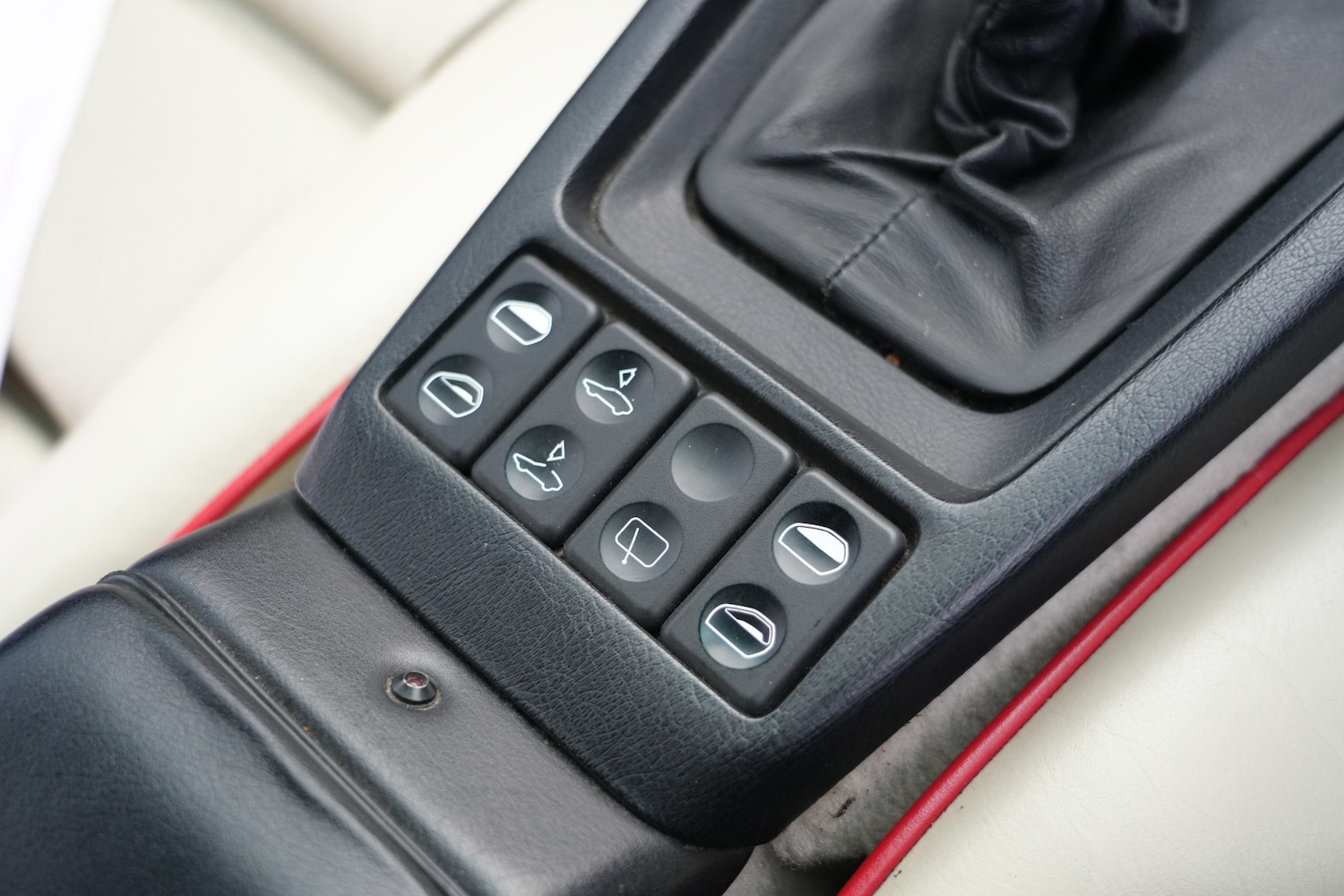 Used Porsche 928 1990 for sale - 76449257: Photo 25