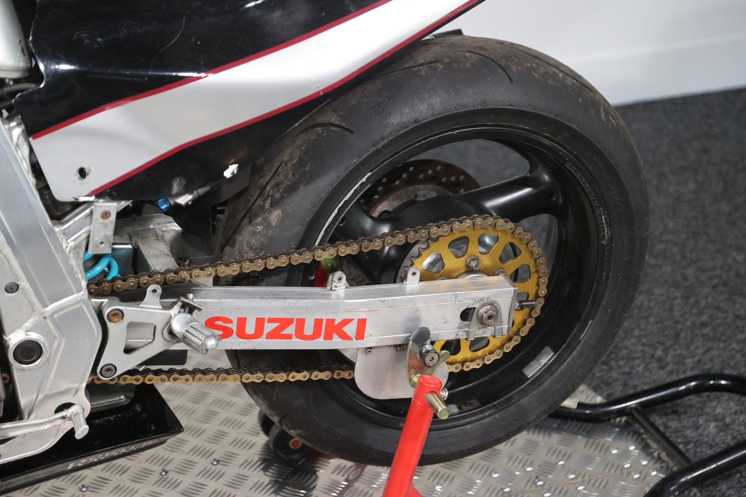 Used Suzuki GSX-R 1988 for sale - 78882782: Photo 6