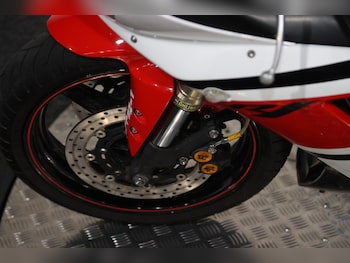 Used Yamaha R1 2004 for sale - bike-78940082: Photo
