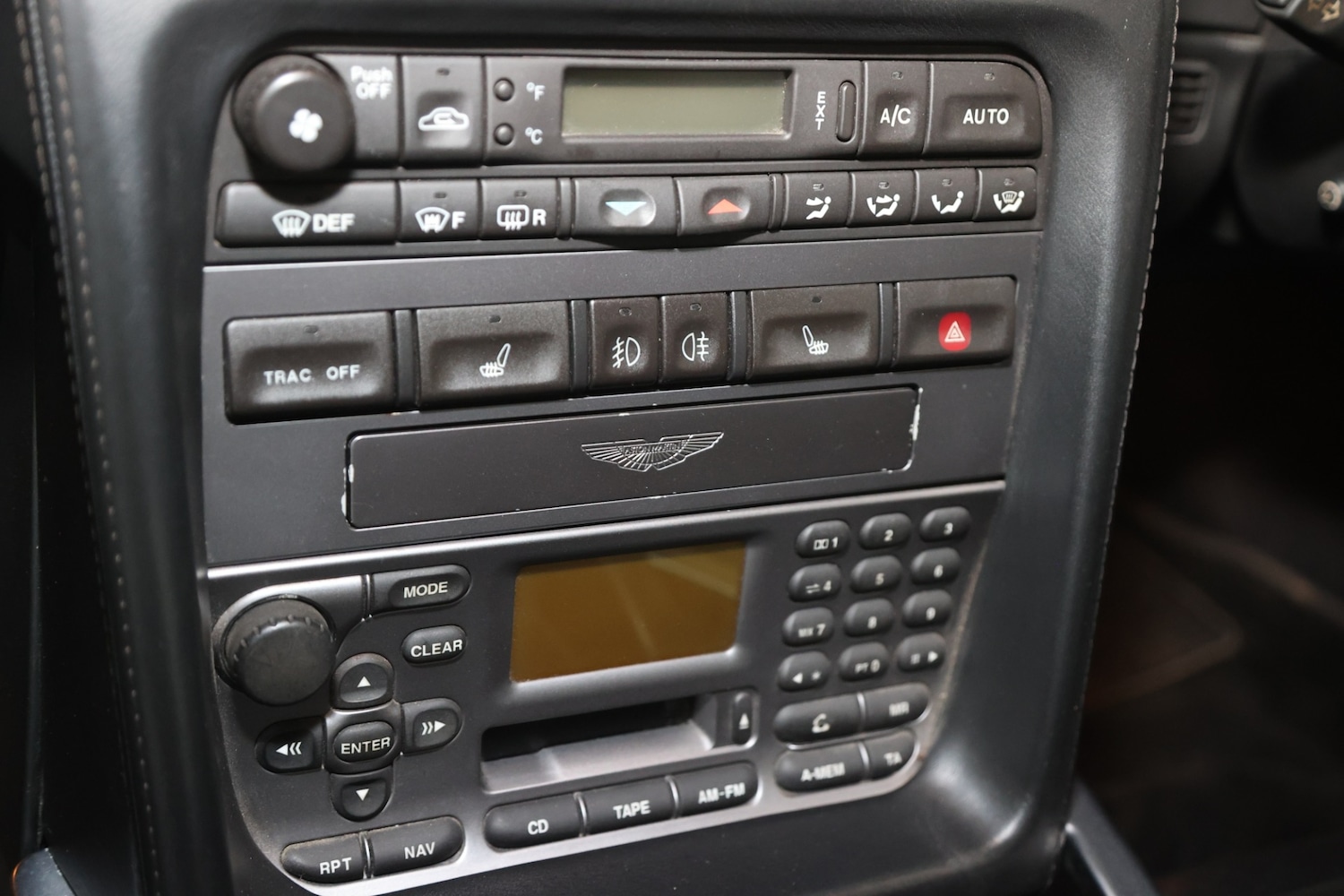 Used Aston Martin Vanquish 2004 for sale - 76339966: Photo 11