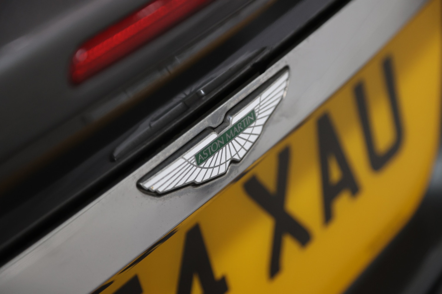 Used Aston Martin Vanquish 2004 for sale - 76339966: Photo 14