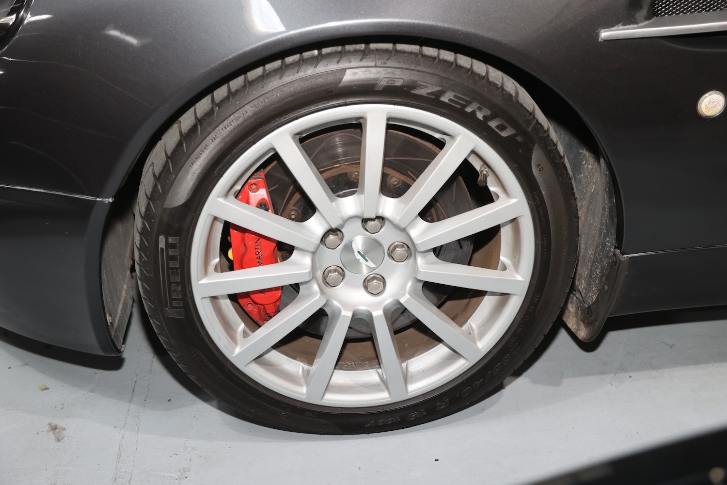 Used Aston Martin Vanquish 2004 for sale - 76339966: Photo 6