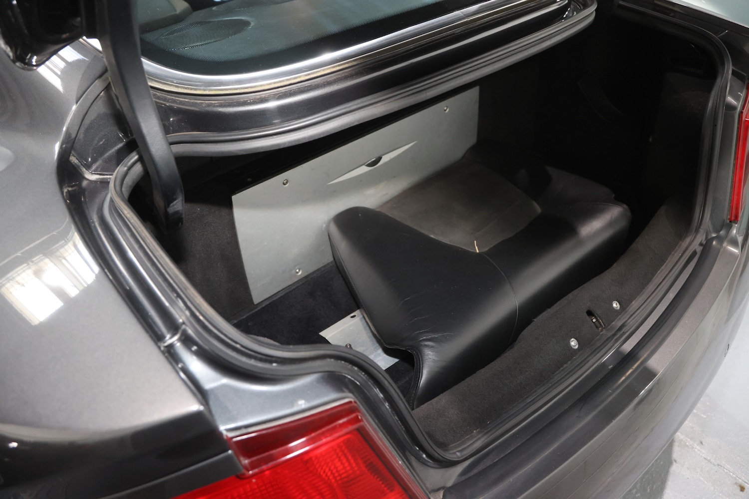 Used Aston Martin Vanquish 2004 for sale - 76339966: Photo 8