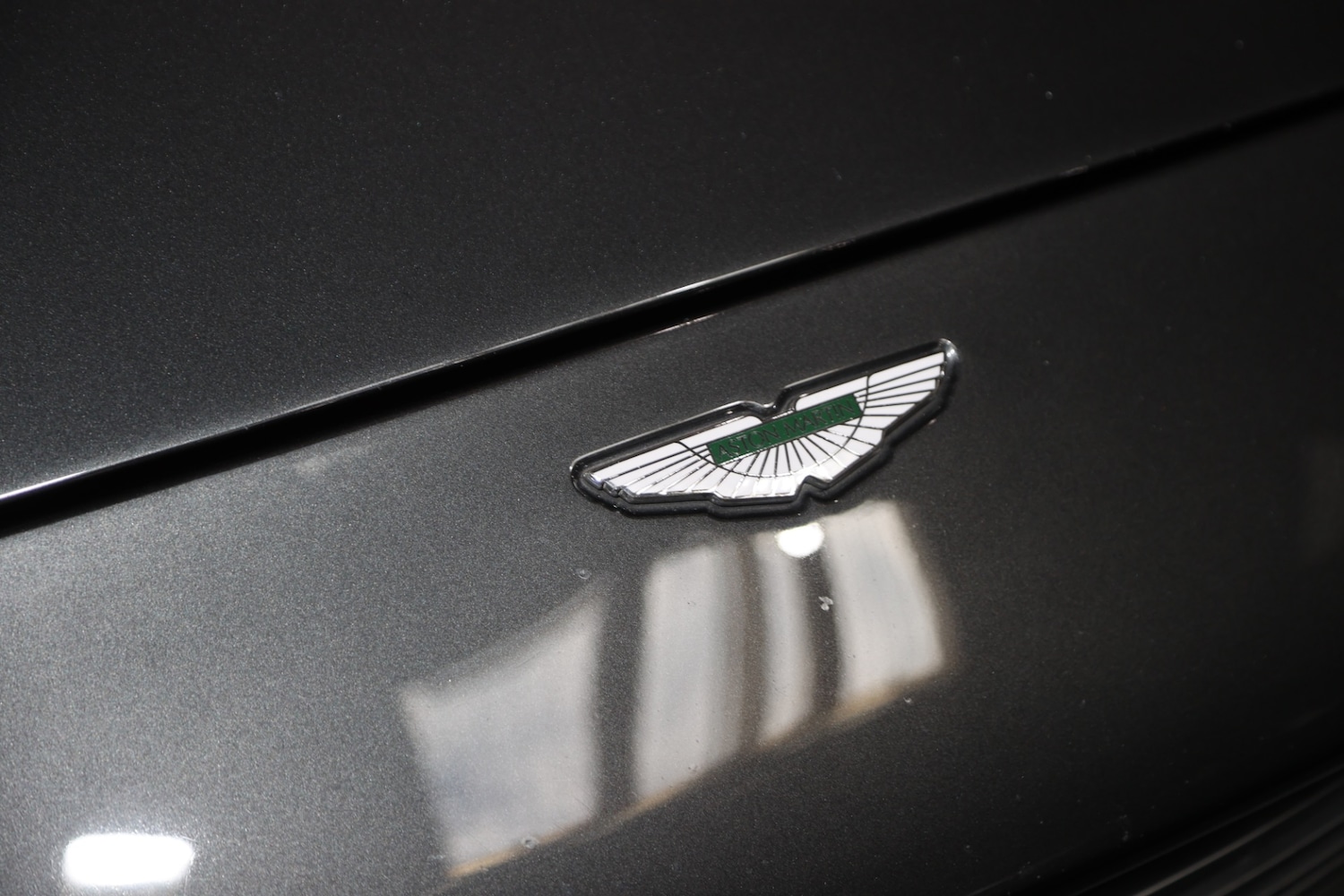 Used Aston Martin Vanquish 2004 for sale - 76339966: Photo 9