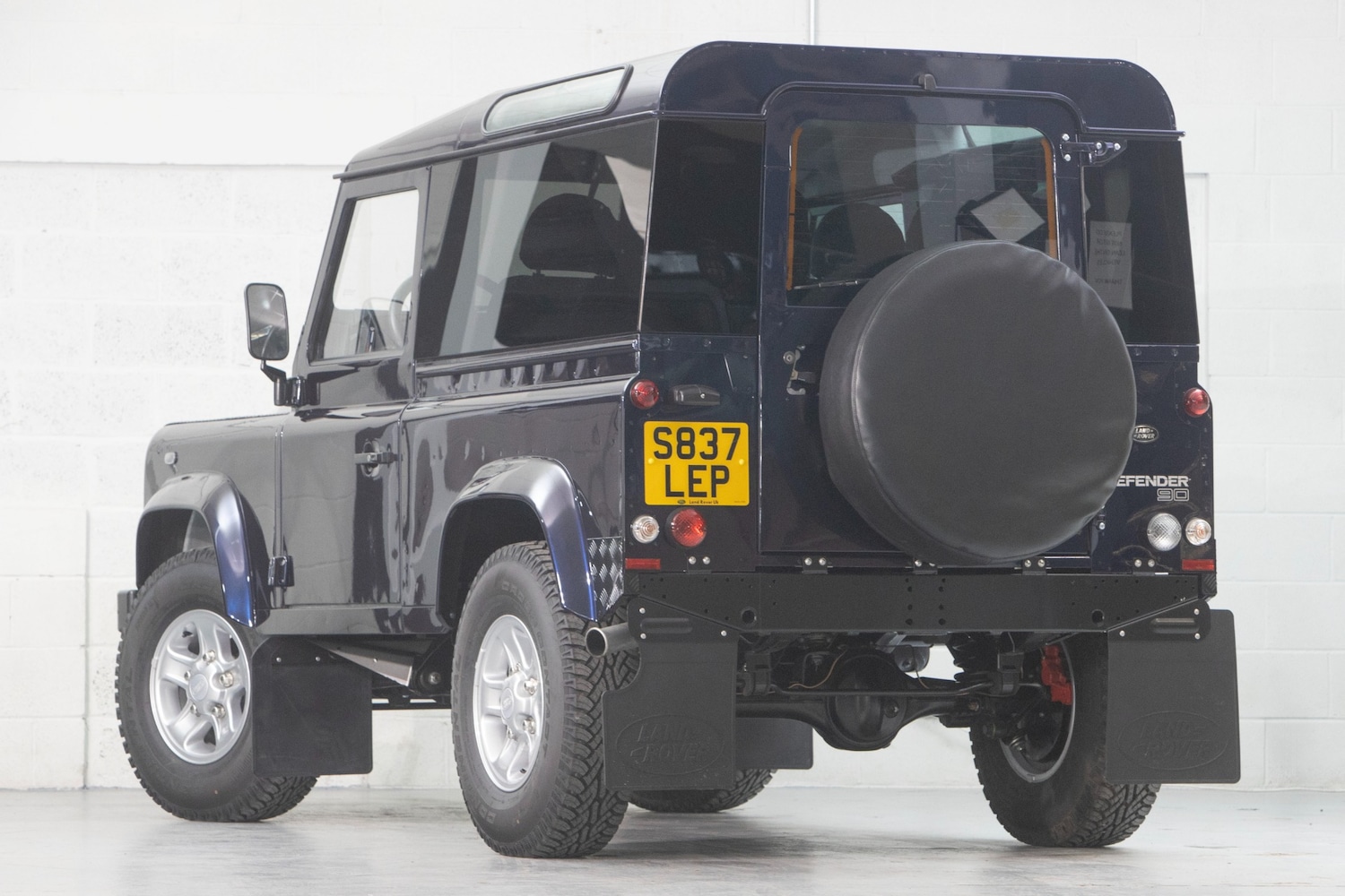 Used Land Rover Defender 90 2024 for sale - 76450422: Photo 2