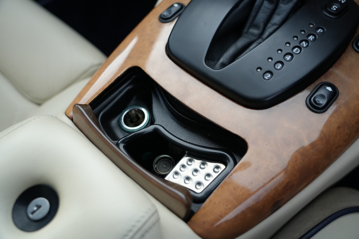 Used Aston Martin DB7 2001 for sale - 76492206: Photo 24