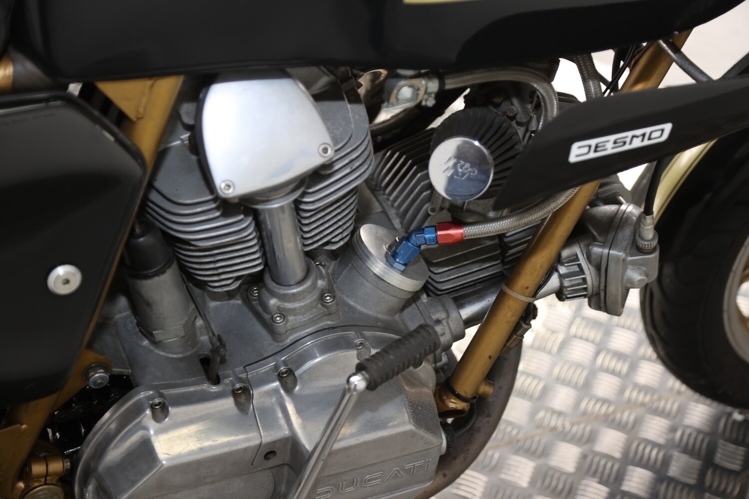 Ducati 900 SS