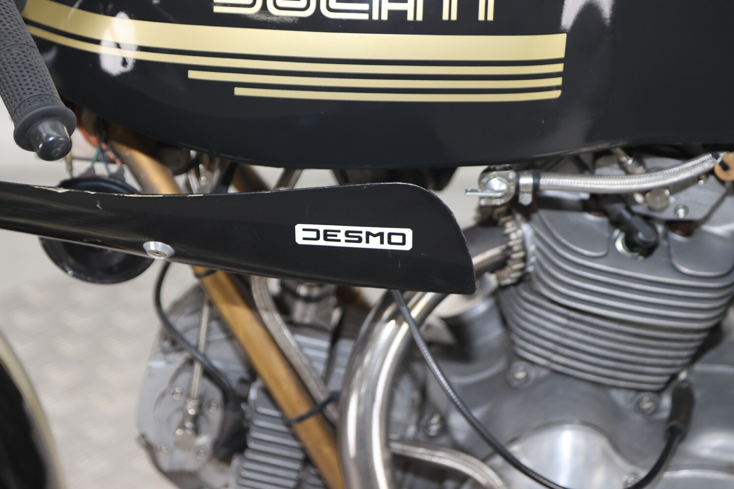 Ducati 900 SS