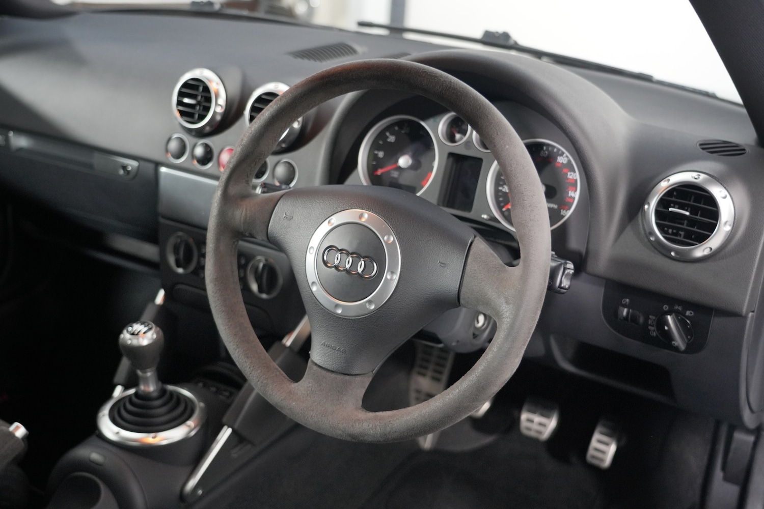 Used Audi TT 2005 for sale - 77326385: Photo 4