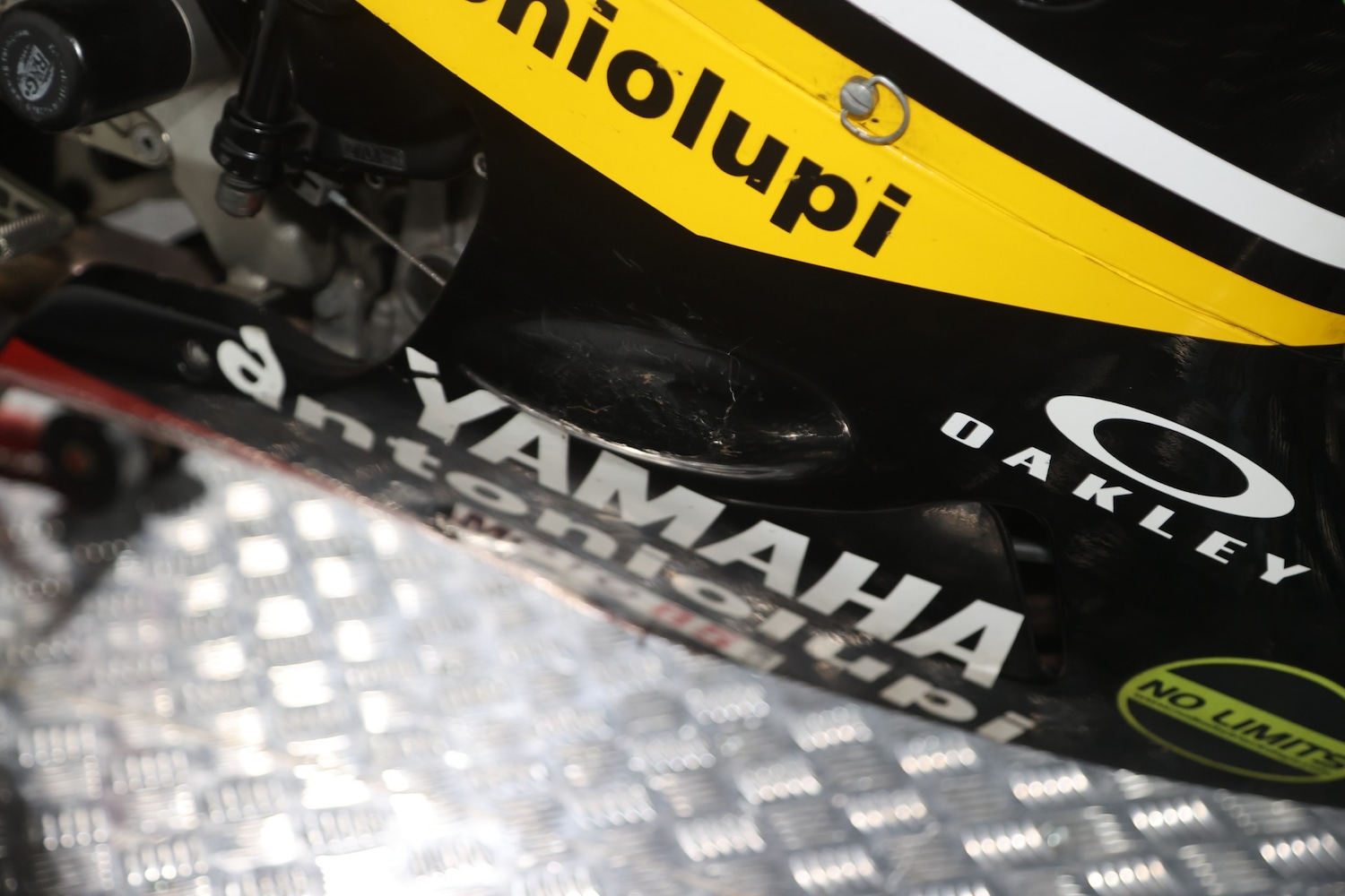 Used Yamaha R1 2000 for sale - 78616154: Photo 24