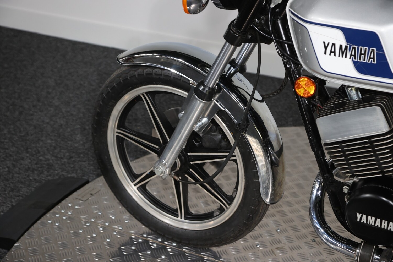 Used Yamaha RD400 1976 for sale - 78628204: Photo 8