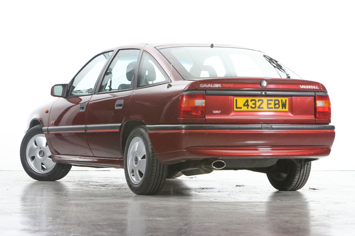 Used Vauxhall Cavalier 1993 for sale - 77662834: Photo 2