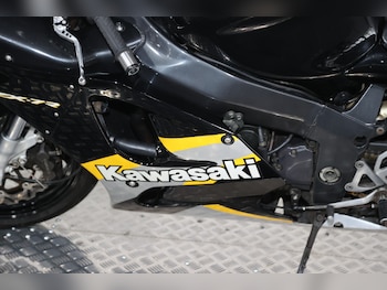Used Kawasaki NINJA ZX 7 2001 for sale - bike-77715126: Photo